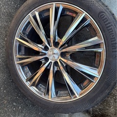 17インチホイールLeonis タイヤContinetal付きの画像