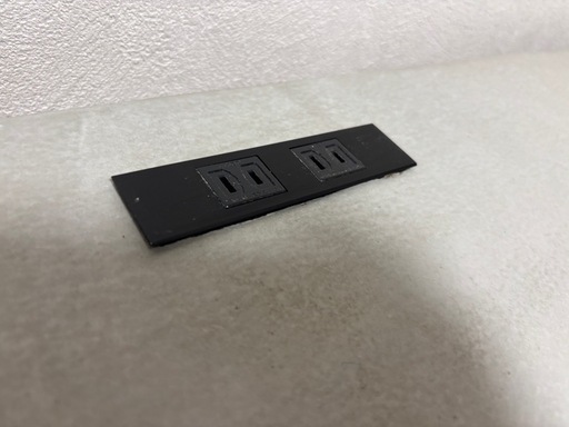 4口電源付きモルタル風長机