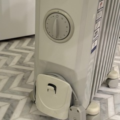 激安　デロンギ　オイルヒーター　動作確認済みの画像