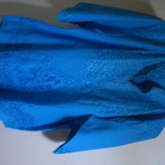 中古のチャイナ風ブラウスです