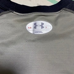 Under Armour （アンダーアーマー）METAL 半袖インナーウェア（L）【値下げ交渉可】の画像