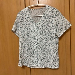 Shien Dazy  小花柄Vネックブラウス Mサイズの画像