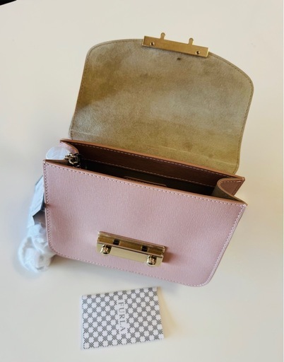 FURLA クロスボディバッグ (タカシ) 白山のバッグの中古あげます
