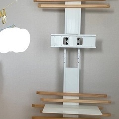 ☆超美品☆天然木 突っ張り式 テレビスタンド 上下/左右首振 最大65インチ対応 首振り テレビラック テレビ台 壁寄せテレビスタンド 壁寄せテレビ台 突っ張り 収納 壁寄せ 壁面収納 壁面ラック 壁掛け風 ハイタイプ おしゃれ 木製の画像