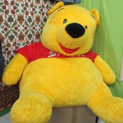 ぷーさん　縫ぐるみ　特大です　リサイクル品です