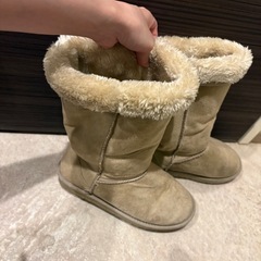 ベージュ ファー付き ムートンブーツ　ミドルの画像