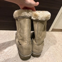 ベージュ ファー付き ムートンブーツ　ミドルの画像