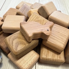 天然木の積み木の画像