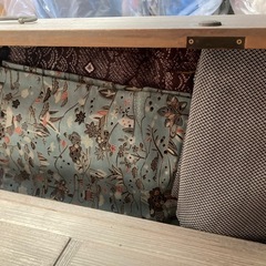 着物と関連小物とタンスの画像