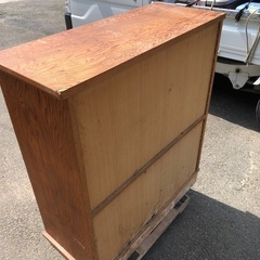屋久杉の飾り棚/茶箪笥 木目の美しい屋久杉突板の棚です❗️88cm×37cm×高さ100cmの画像