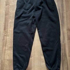 黒のトレーナー上下の画像