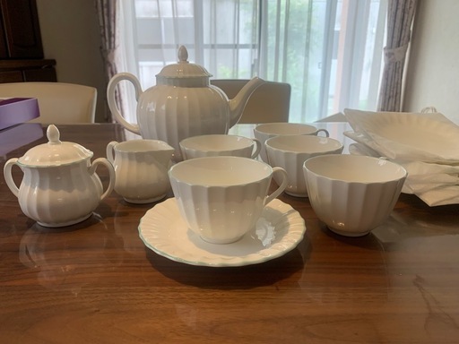 未使用品　ロイヤルウースター　ポット、カップ&ソーサー5客、クリーマー、シュガーポット
