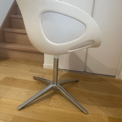 FritzHansen Rin Chair ホワイト レザーの画像