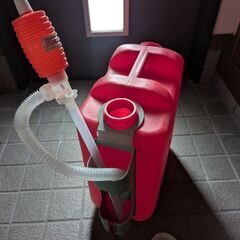 灯油缶ポリタンク 20L＋シュポシュポ付きの画像