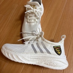 新品スニーカーの画像