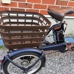 【値下げしました】美品中古品、ブリヂストン
 RW0B42 電動アシスト三輪車 手渡しの画像
