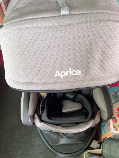 ブラディア グロウ ISOFIX セーフティ チャイルドシート 
