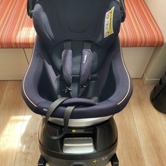 Combi チャイルドシート
