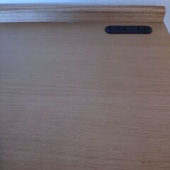 ベッドサイドテーブルの画像