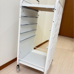 アイラッシュサロン　ワゴン　キルティングワゴンホワイトの画像