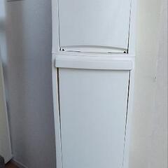 隙間にピッタリ！分別ゴミ箱