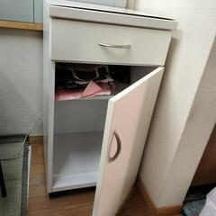 サイドチェストの画像