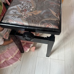 ピアノ椅子の画像