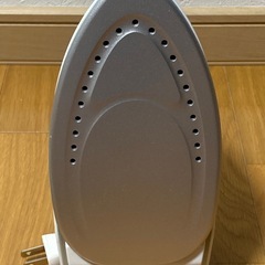 TOSHIBA 東芝 
スチームアイロン 2016製 マット付きの画像