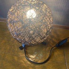ニトリ　LEDテーブルランプ