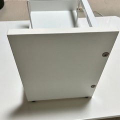 ブックスタンドホワイト（仕切りあり）の画像