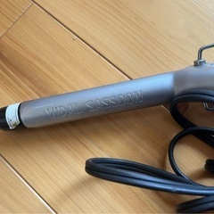 カールアイロン　ヴィダルサスーン　温度調節付　VIDAL SASSOON コテの画像