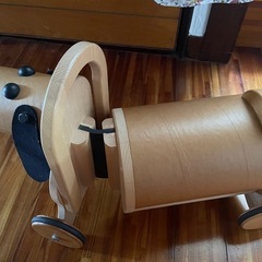オモチャ　木製四輪車の画像