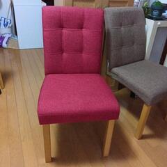 赤ダイニングテーブル椅子　2脚の画像