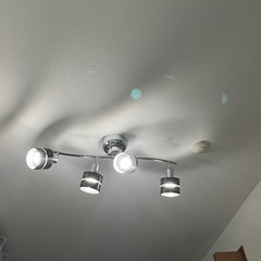 【引き取り日時指定】4連LEDシーリングライト(リモコン付き)の画像