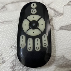 【引き取り日時指定】4連LEDシーリングライト(リモコン付き)の画像