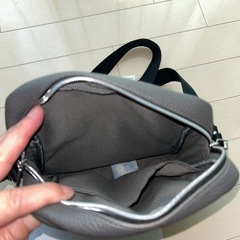 Ikka シュリンクショルダーバッグの画像