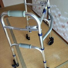 折り畳み式歩行器