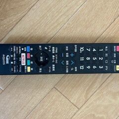 【SHARP】32型テレビ　LC-32W5　リモコン・オマケありの画像