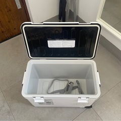 【新品・未使用】伸和 ホリデーランドクーラー 33H W ホワイト 33L 大型 クーラーボックス キャスター付の画像