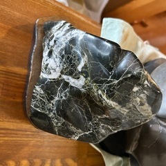 石の置物2点の画像