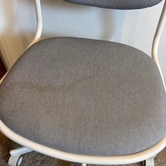 IKEAで購入した椅子の画像