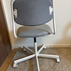 IKEAで購入した椅子の画像
