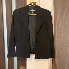 喪服たちの画像