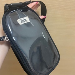 zara スマホショルダーバッグの画像