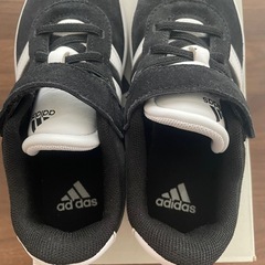 キッズシューズ18㎝
【adidas】の画像