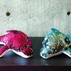 🌈【美麗品!!色が変わるキラキライルカ 2体セット】🐬✨