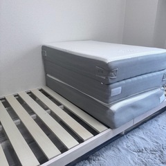 【取りに来てくれる方】シングルベッド　フレーム&マットレスの画像