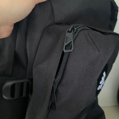 adidasリュックの画像