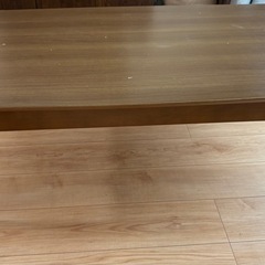 こたつテーブル (こたつは壊れてスイッチつきません)