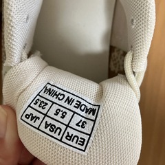 未使用　23.5センチ　インヒール　スニーカーの画像